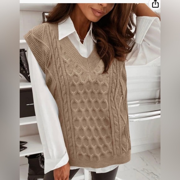 Risesun Women's Cable Knit Oversized Cropped Argyle Sweater Vest V-Neck … - Picture 3 of 8